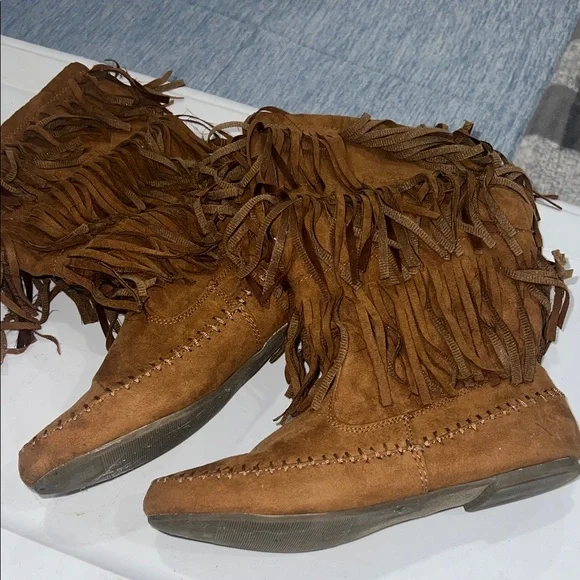 Fringe Suede Tan Boots - Picture 4 of 4